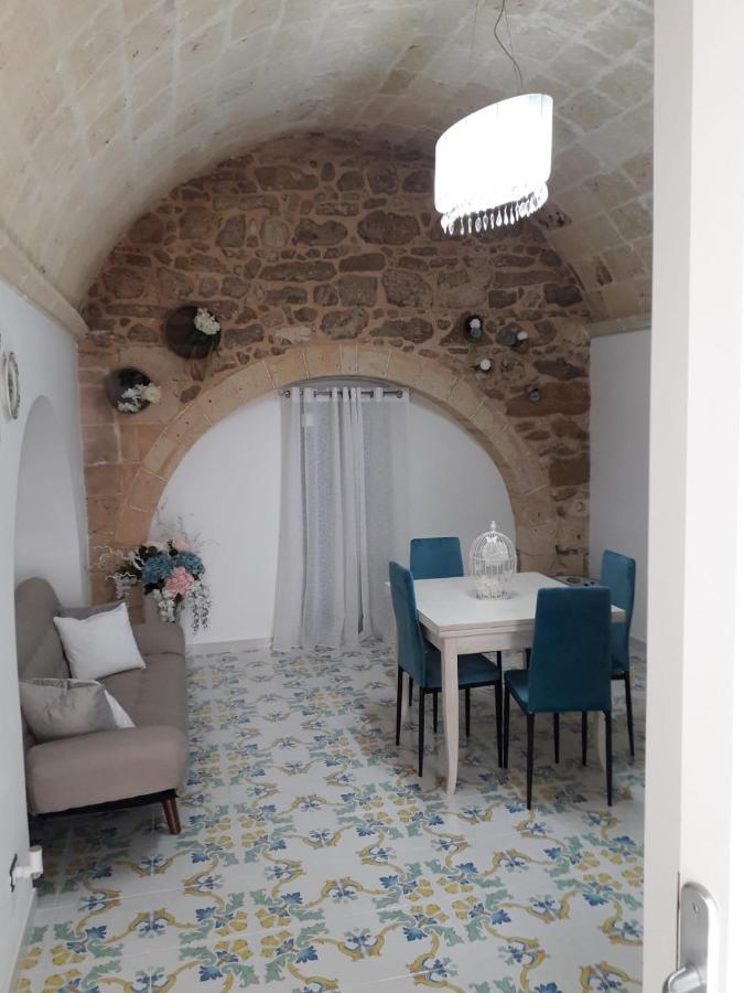 casa vacanze Vico Verona 7 Oria  Esterno foto